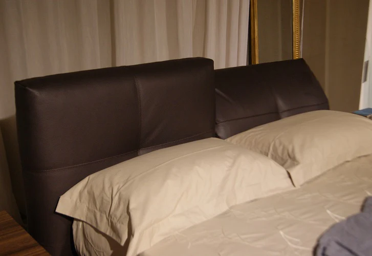 Letto matrimoniale "Jenny" Ebano By Falegnameria 1946 prezzo scontato - immagine 3